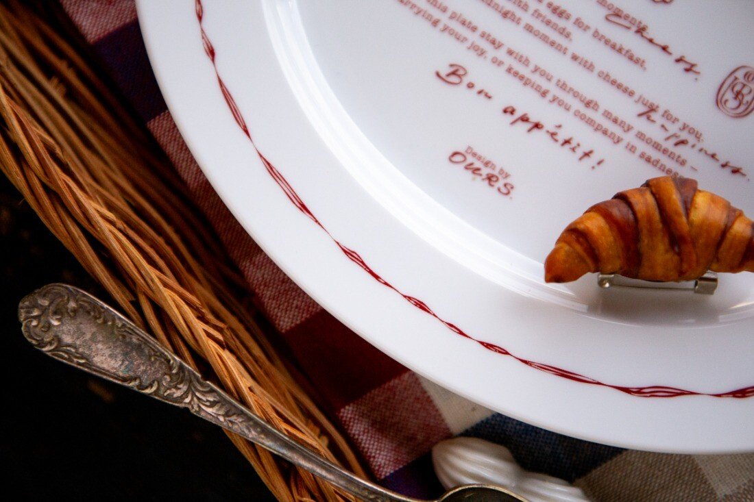 Bon appétit! oval ceramic plate