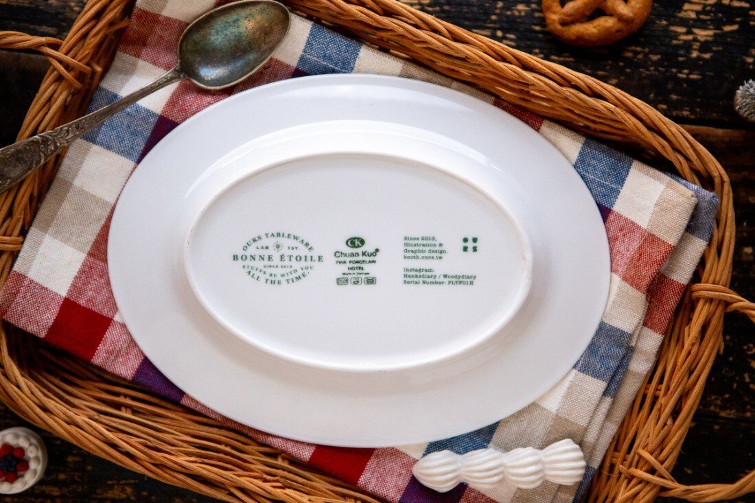 Bon appétit! oval ceramic plate