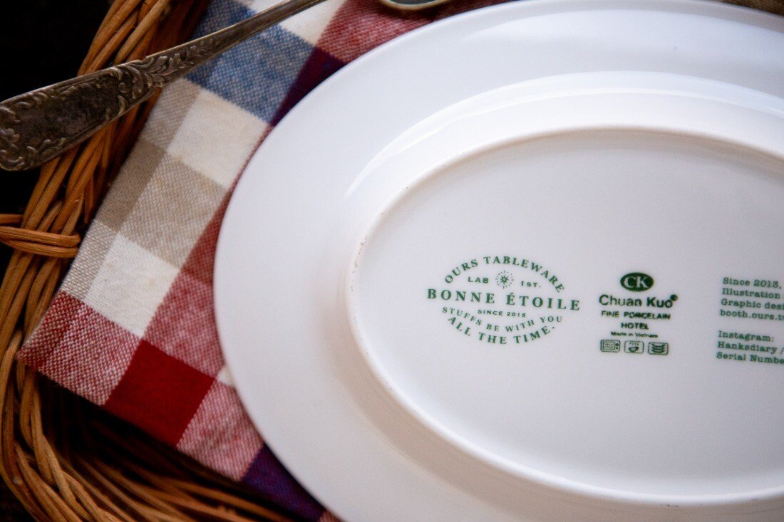 Bon appétit! oval ceramic plate